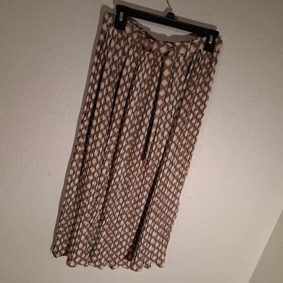 ALICE BLUE PLEATED SKIRT-SIZE LARGE - Picture 5 of 5